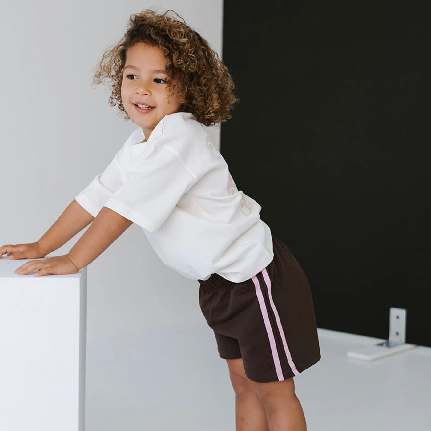 Stripe Racer Short - Chocolate / Pink